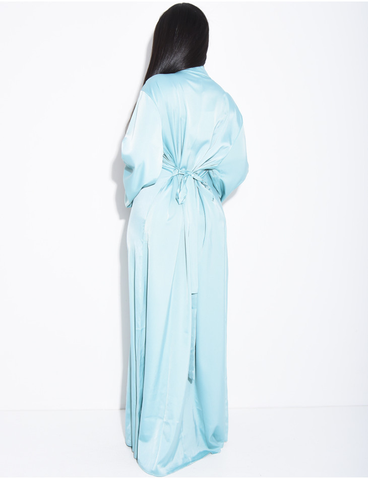 Hochwertige Satin-Abaya mit handgestickten Kristallen und Taillengürtel