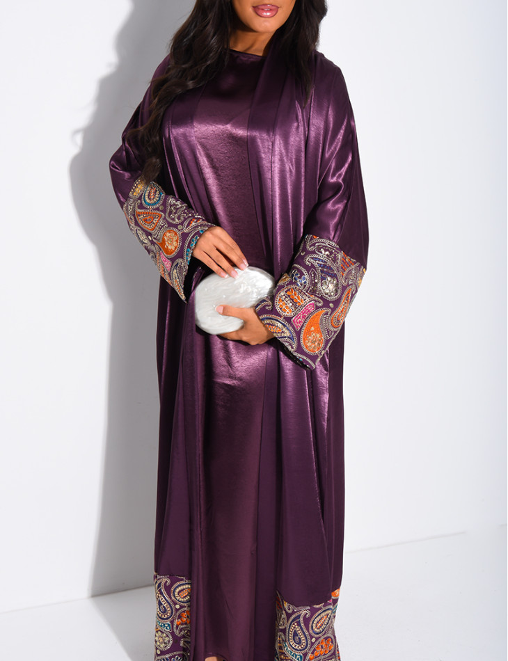 Ensemble robe et kimono en satin à motifs brodés