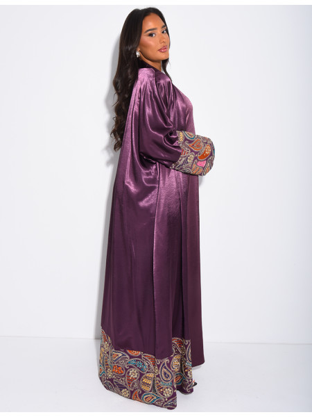 Ensemble robe et kimono en satin à motifs brodés