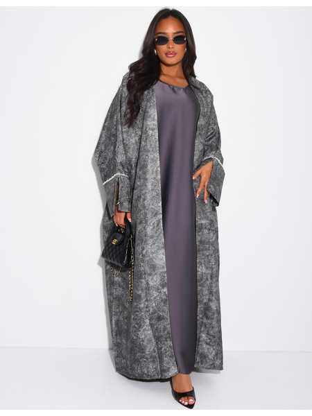 Ensemble robe en satin et kimono texturé à perles aux poignets