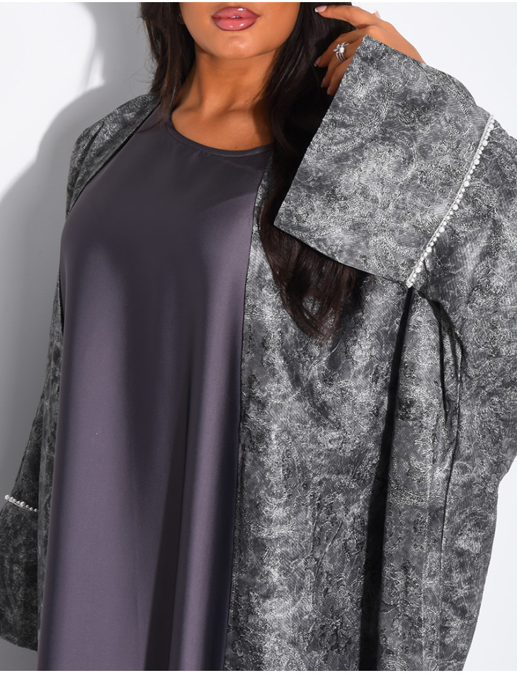 Ensemble robe en satin et kimono texturé à perles aux poignets