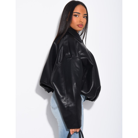 Bomberjacke aus Kunstleder mit weiten Ärmeln