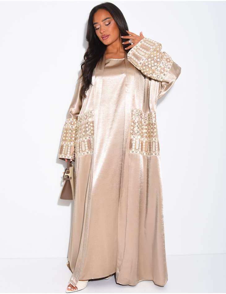 Ensemble robe et kimono en satin à motifs brodés