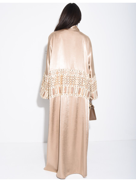 Ensemble robe et kimono en satin à motifs brodés