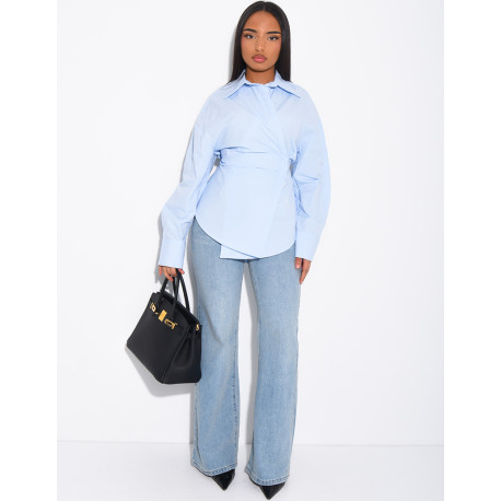 Tailliertes Hemd mit seitlichen Verschlüssen