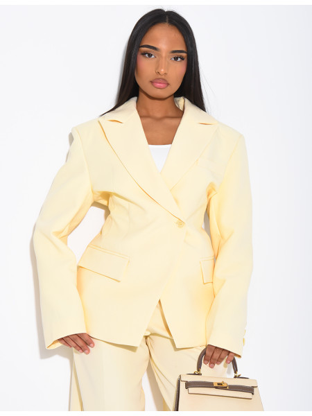 Premium blazer with fitted waist