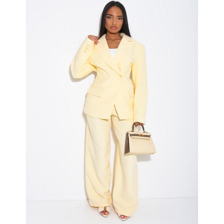 Premium blazer with fitted waist