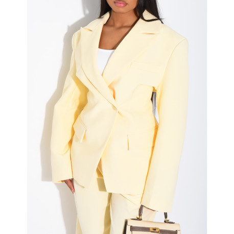 Premium blazer with fitted waist