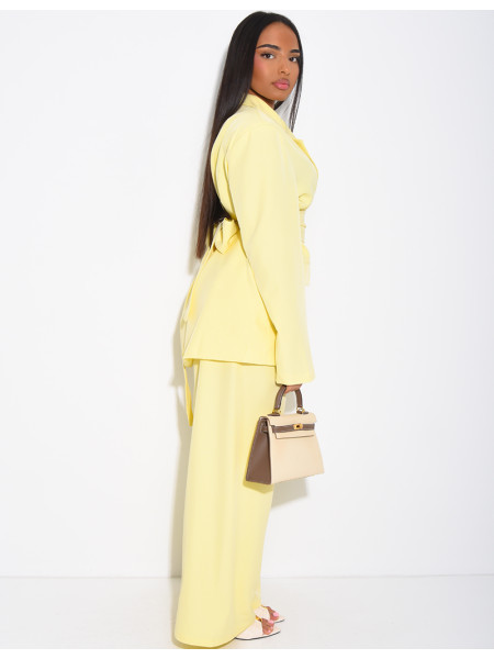 Ensemble de tailleur blazer cintré et pantalon droit