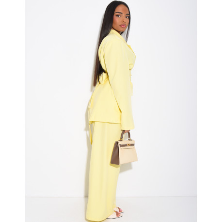 Ensemble de tailleur blazer cintré et pantalon droit