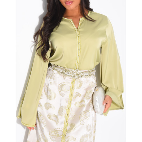 Ensemble jupe à broderies et chemise assorti d'une cordelette