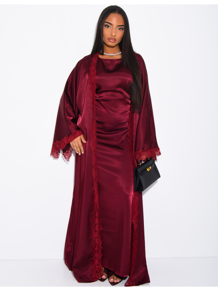 Ensemble en satin kimono à dentelle et robe ajustée