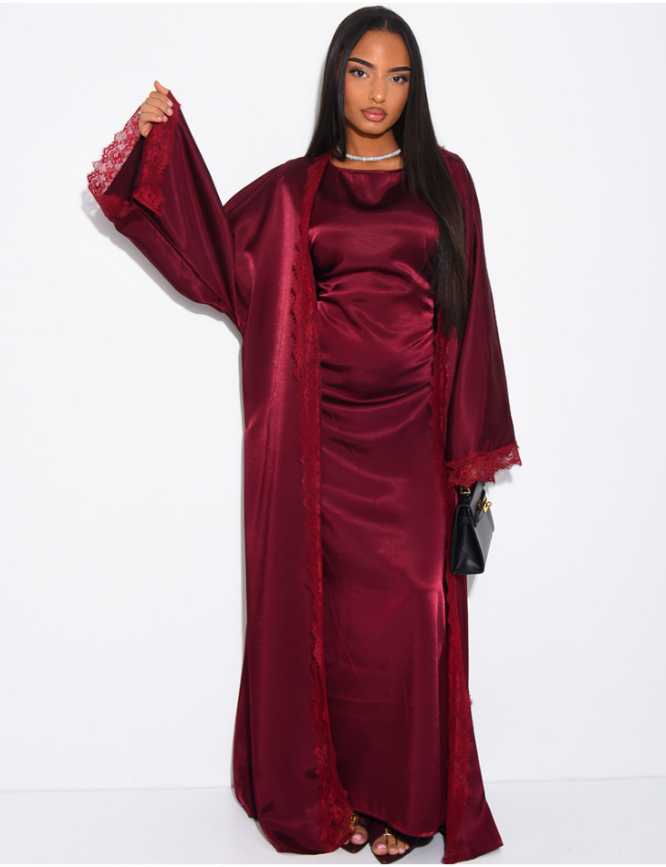 Ensemble en satin kimono à dentelle et robe ajustée
