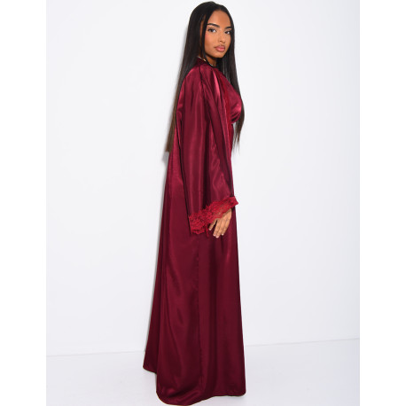 Ensemble en satin kimono à dentelle et robe ajustée