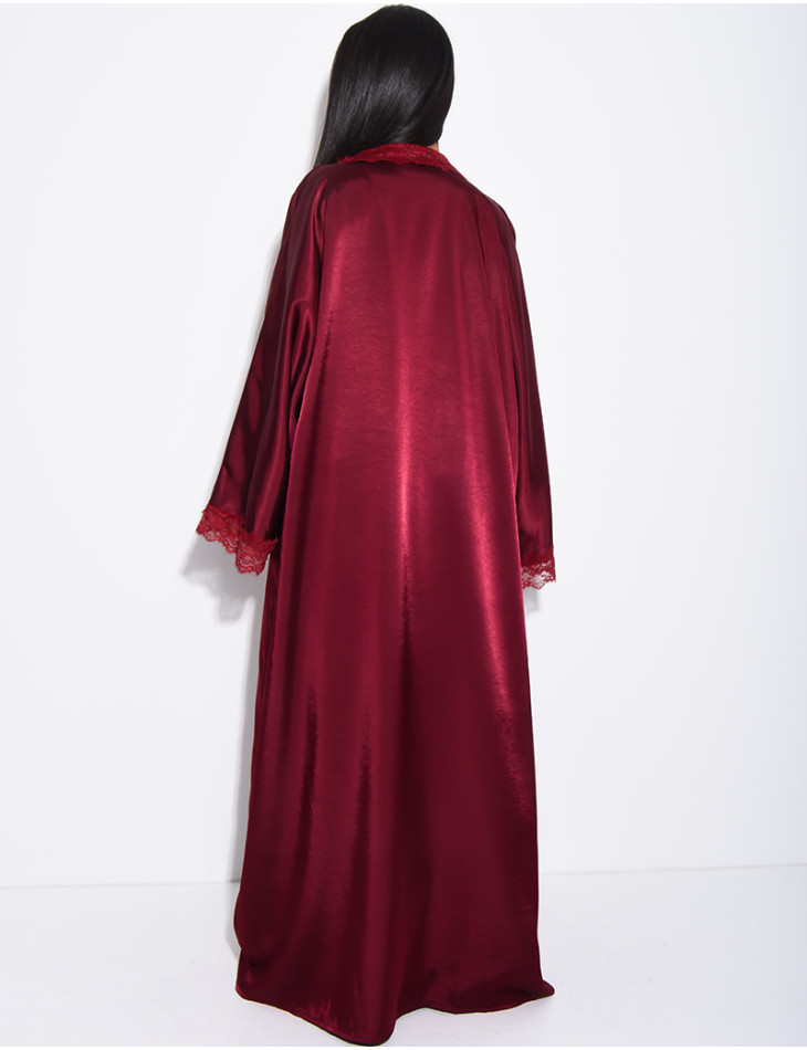 Ensemble en satin kimono à dentelle et robe ajustée