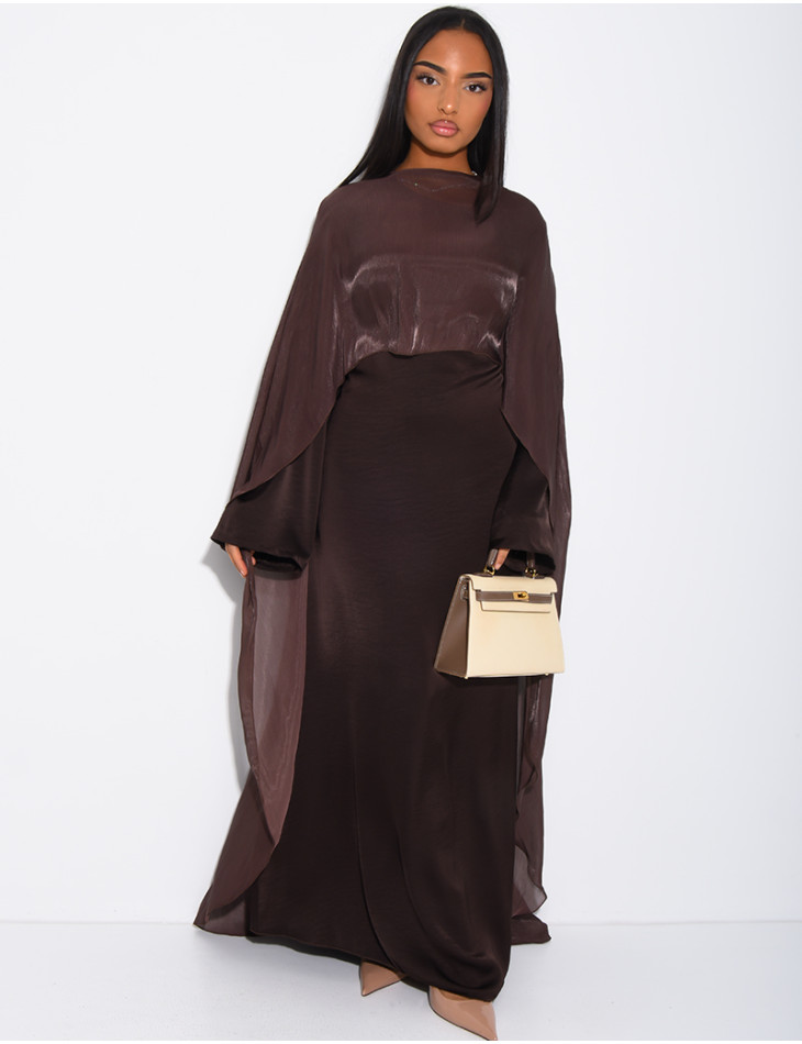 Set aus Kleid aus dickem Satin und Cape aus schillerndem Voile