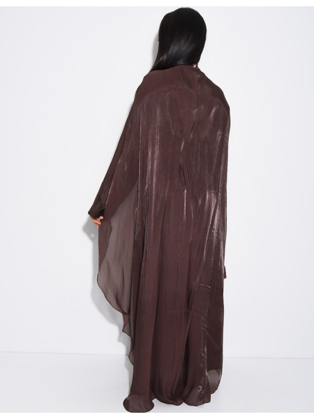 Set aus Kleid aus dickem Satin und Cape aus schillerndem Voile