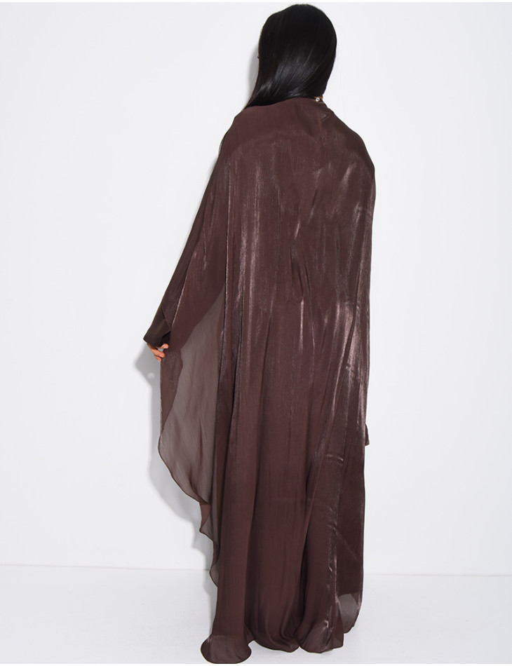 Set aus Kleid aus dickem Satin und Cape aus schillerndem Voile