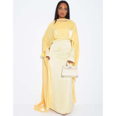 Ensemble robe en satin épais et cape en voile irrisé