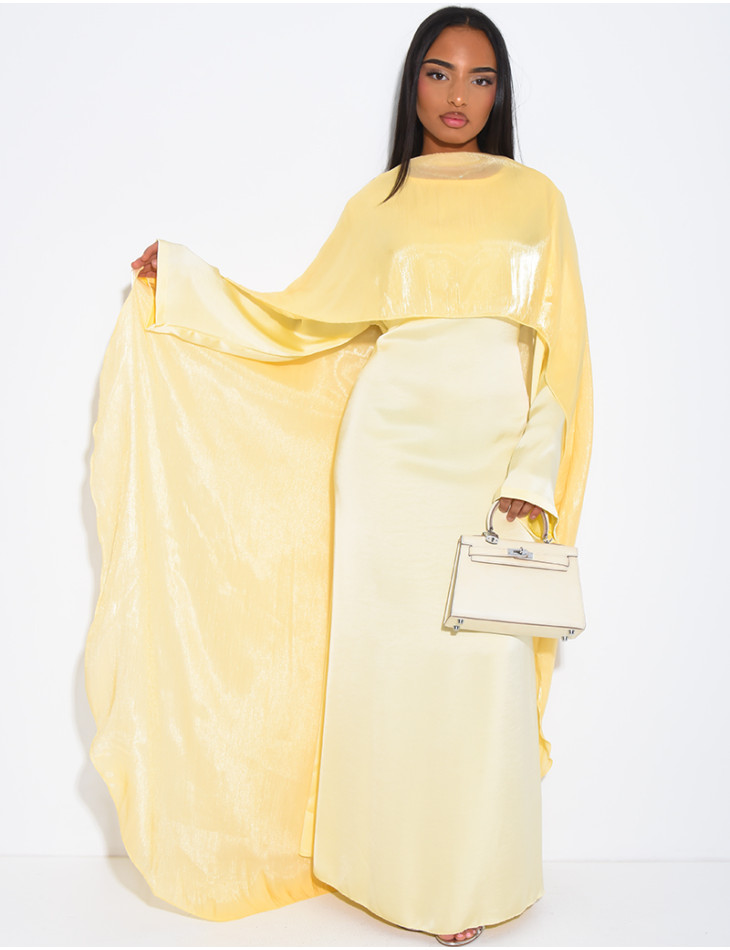 Ensemble robe en satin épais et cape en voile irrisé
