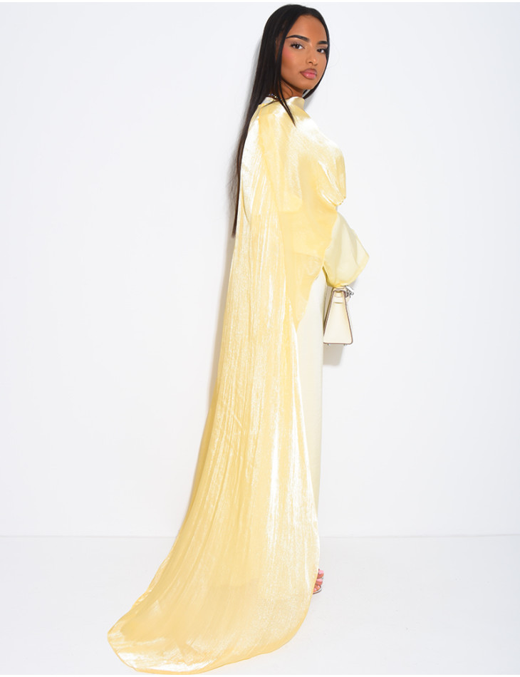 Ensemble robe en satin épais et cape en voile irrisé