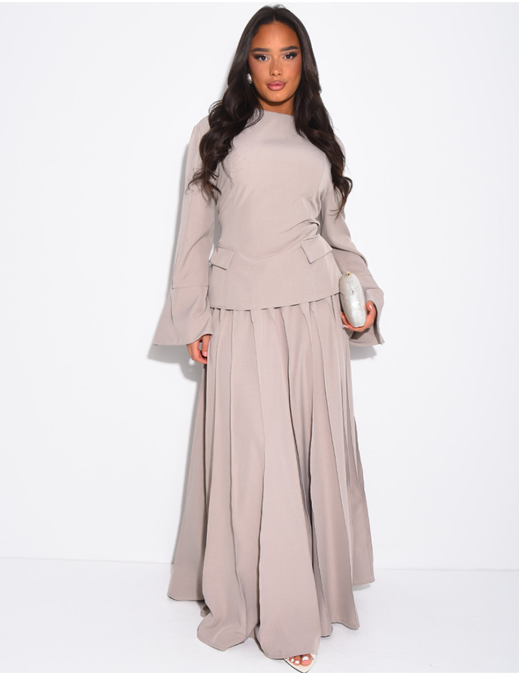 Set aus Oberteil mit Knotentaschen und weitem Rock