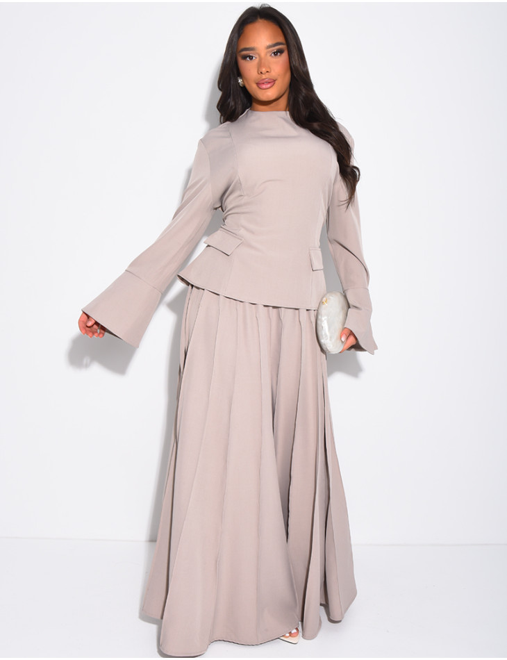 Set aus Oberteil mit Knotentaschen und weitem Rock