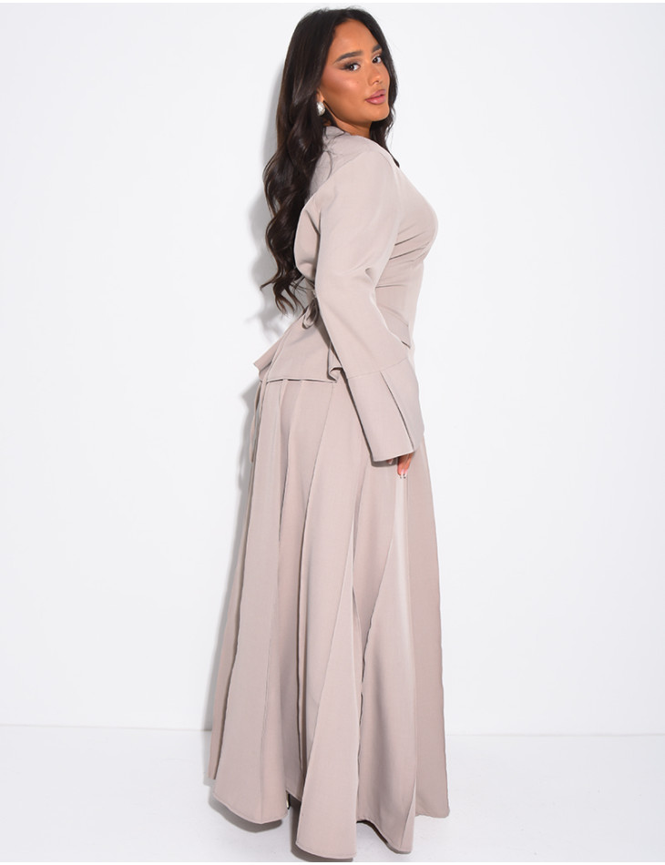 Set aus Oberteil mit Knotentaschen und weitem Rock