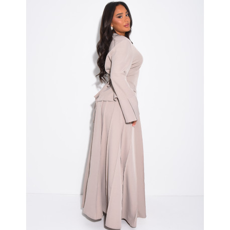 Set aus Oberteil mit Knotentaschen und weitem Rock