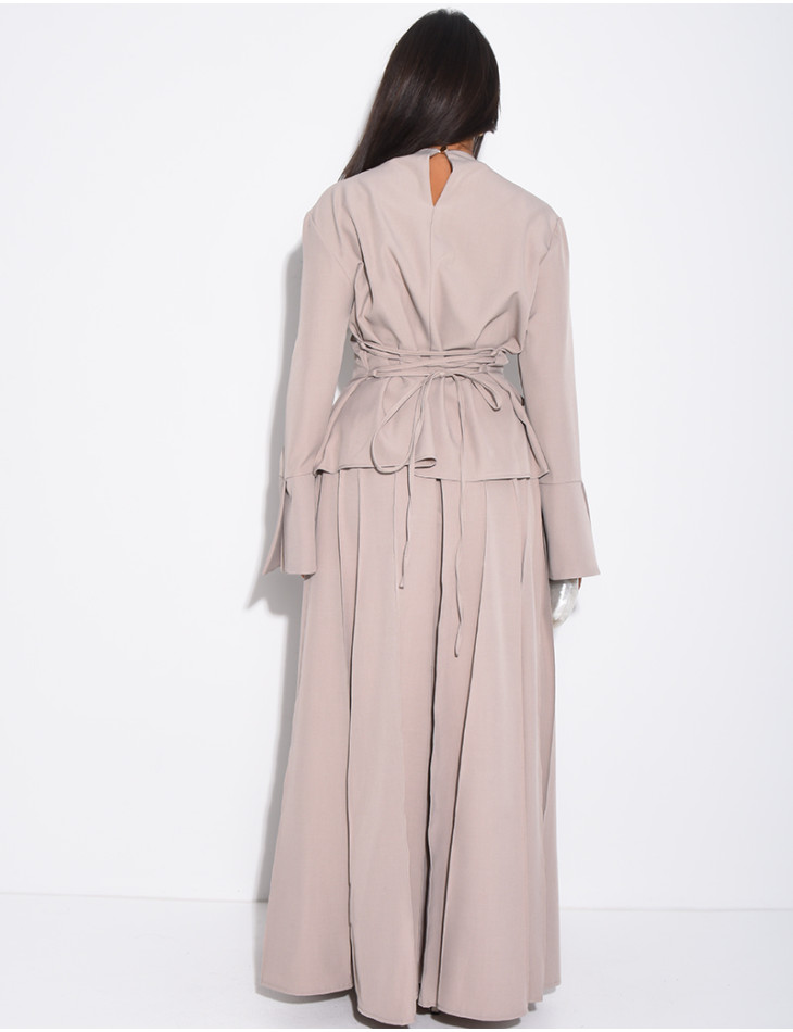 Set aus Oberteil mit Knotentaschen und weitem Rock