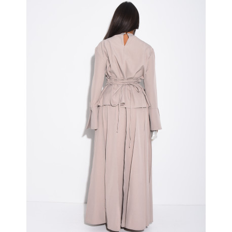 Set aus Oberteil mit Knotentaschen und weitem Rock