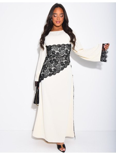Robe longue à empiècements en dentelle à la taille