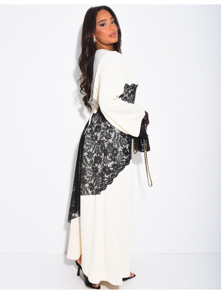 Robe longue à empiècements en dentelle à la taille