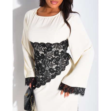 Robe longue à empiècements en dentelle à la taille