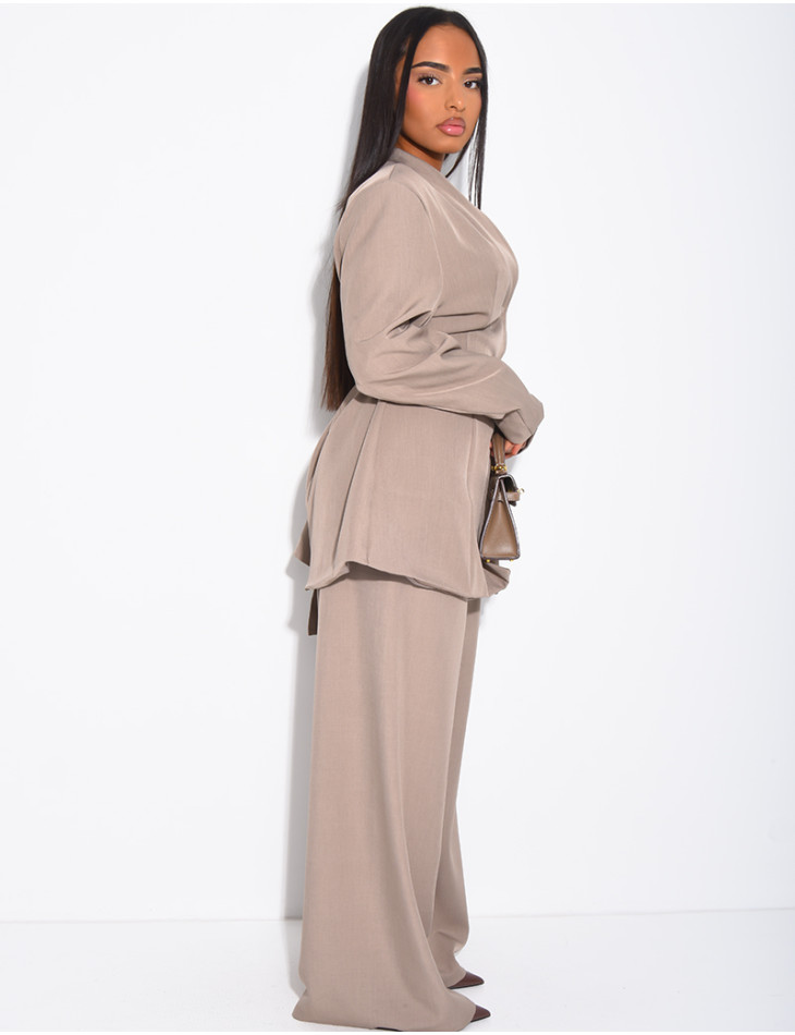 Set aus Blazer mit Stehkragen, im Rücken verstellbar, und gerade geschnittener Hose