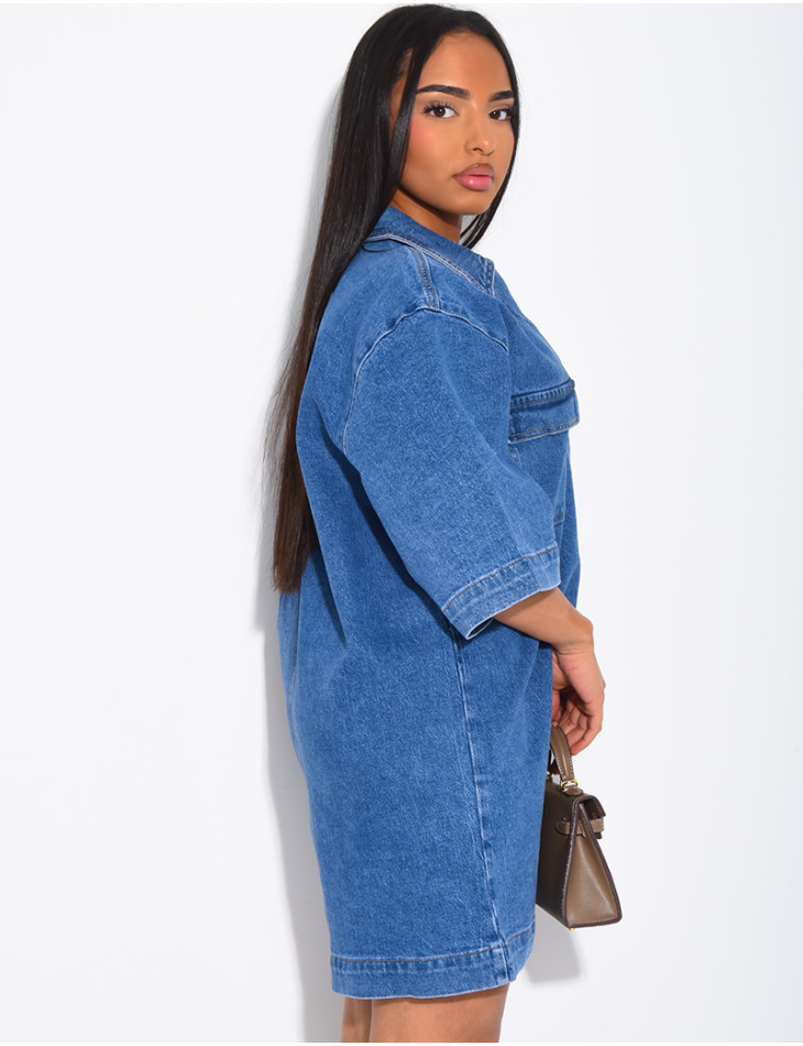 Kurzes Jeanskleid mit Taschen