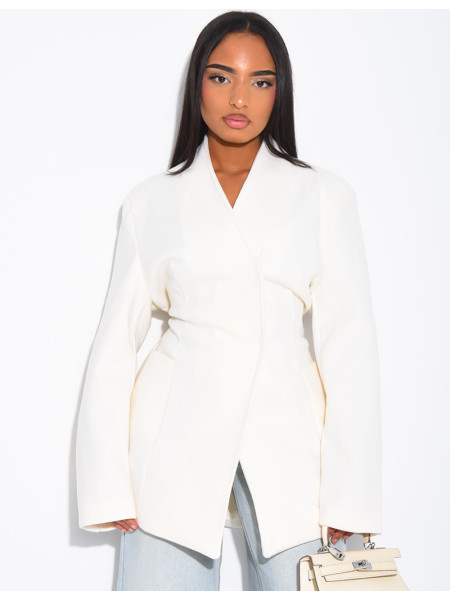 Manteau cintrée effet cache coeur à serrer dans le dos