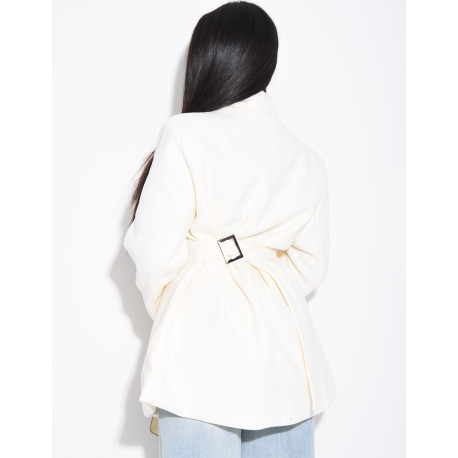 Manteau cintrée effet cache coeur à serrer dans le dos