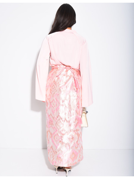 Set aus geknöpfter Bluse aus Satin und langem Rock aus Brokatstoff