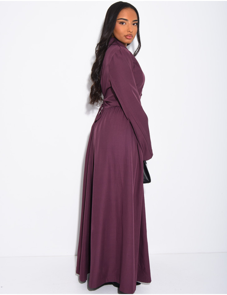 Long buttoned dress with puffed effect and lacing at the back