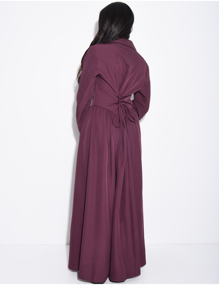 Long buttoned dress with puffed effect and lacing at the back