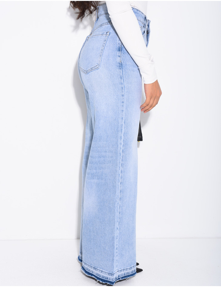 Light wash wide-leg jeans