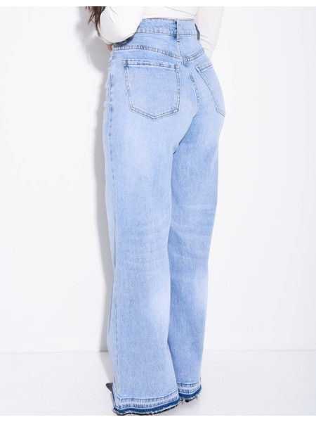 Light wash wide-leg jeans