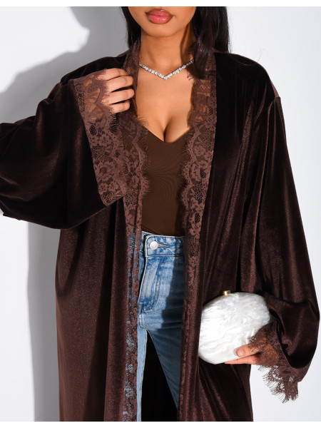 Kimono en velours à bordures en dentelle