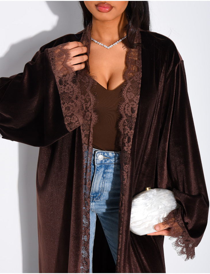 Kimono en velours à bordures en dentelle