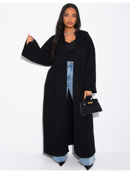 Langer & dicker Kimono aus Filz.