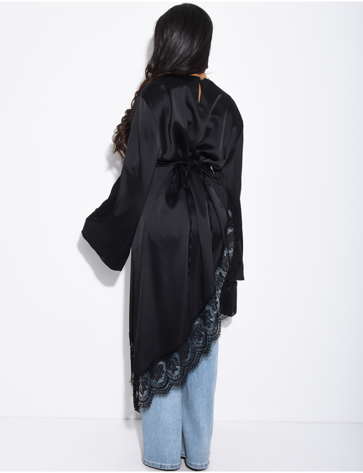 Top long asymétrique en satin à dentelle