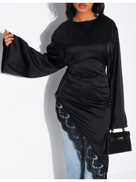 Top long asymétrique en satin à dentelle