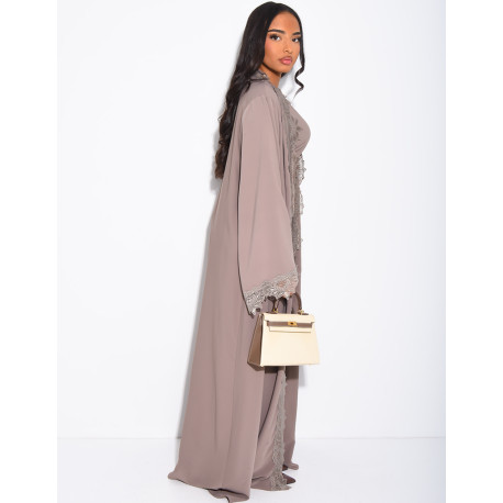 Ensemble en satin robe sans manches et kimono à dentelle