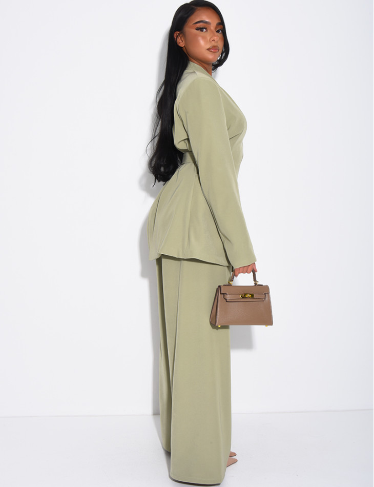 Ensemble blazer col montant ajusté dans le dos et pantalon coupe droite